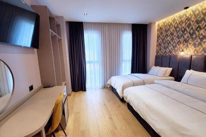 Room 11 of 37