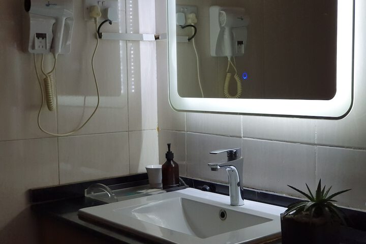 Room 11 of 20