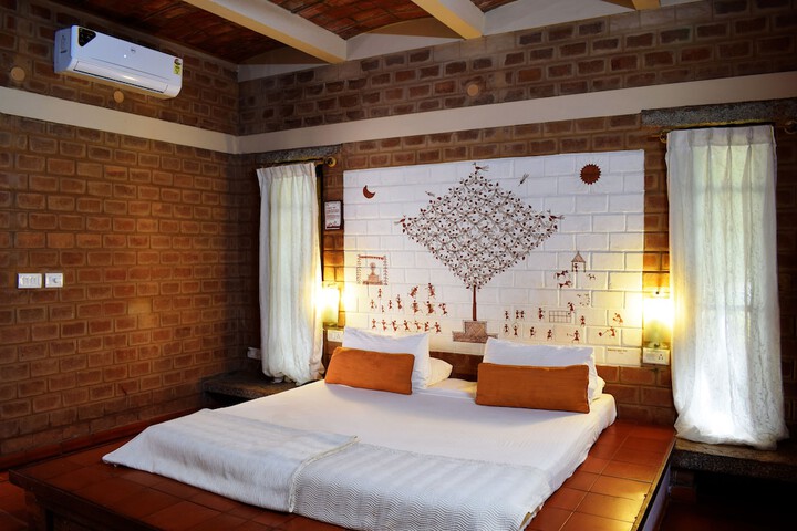 Room 8 of 92