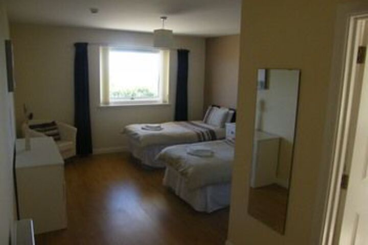 Room 13 of 32
