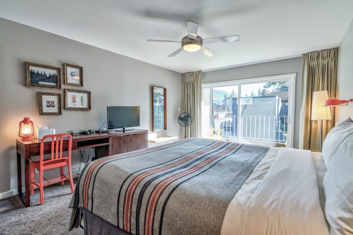 Standard | King Bed (6 of 11)