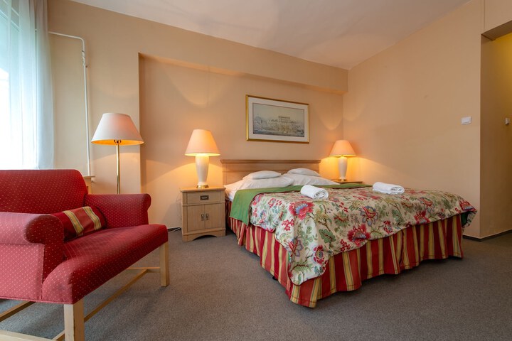 Room 3 of 39