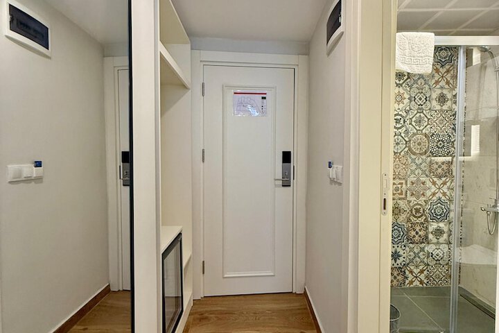 Room 57 of 126