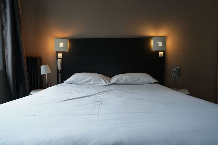 Room 10 of 64