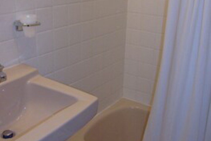 Room 184 of 342