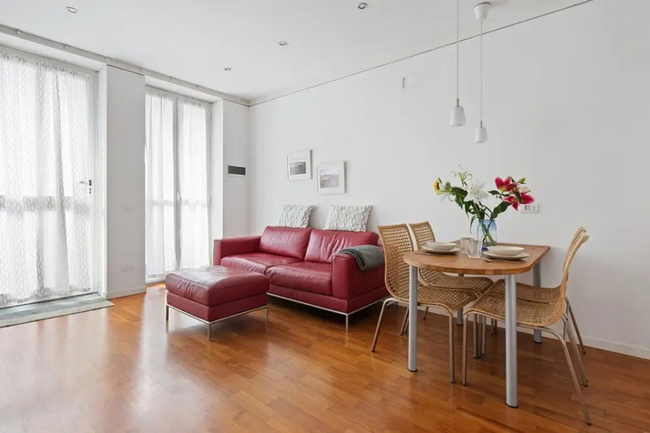 Room 4 of 13