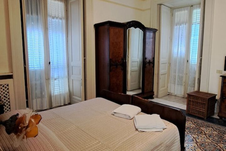 Room 16 of 110