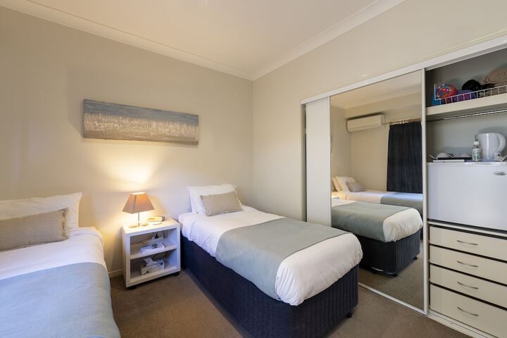 Room 2 of 20