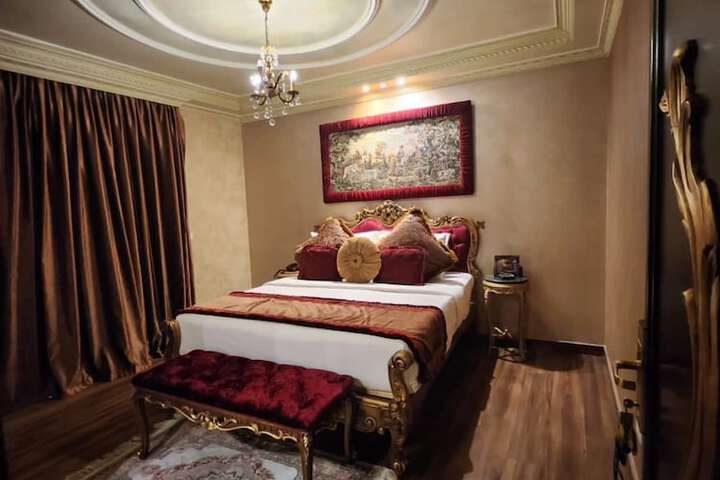 Room 40 of 94