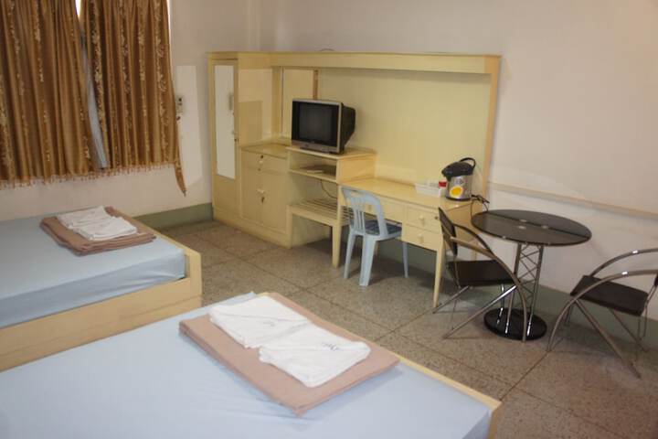 Room 16 of 32