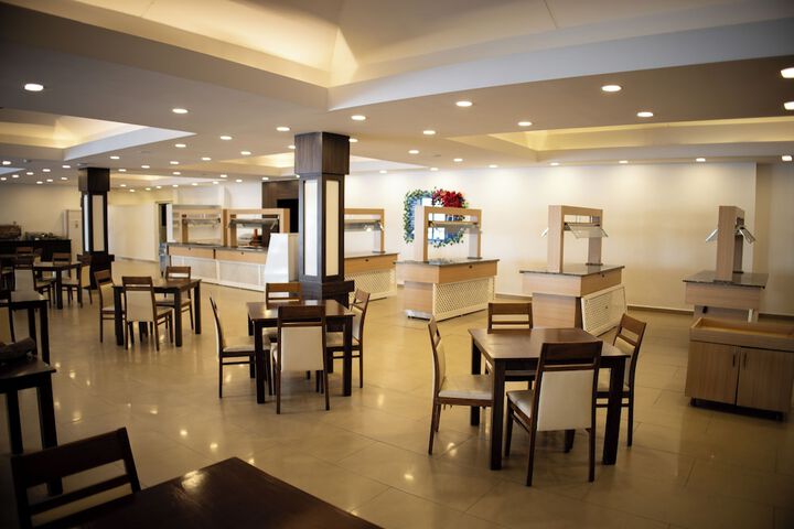 restaurant cafeteria