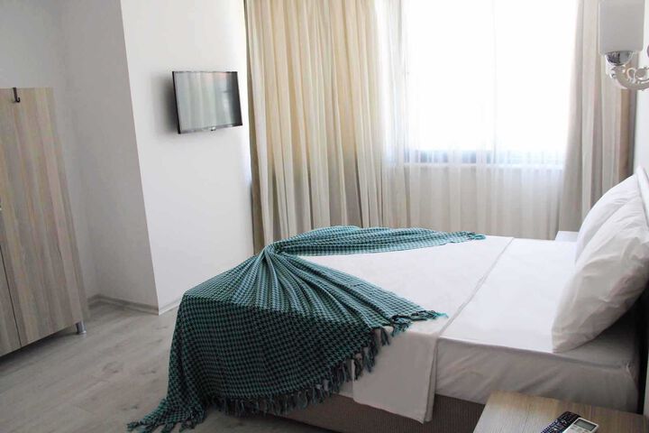 Room 21 of 27