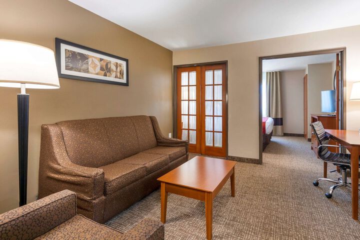 1 King Bed Suite (14 of 44)