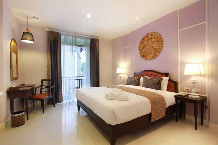 Room 13 of 81