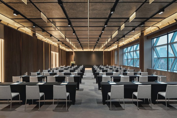 Room 80 of 93