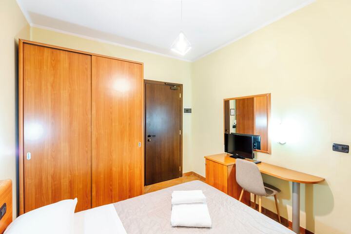 Room 16 of 34