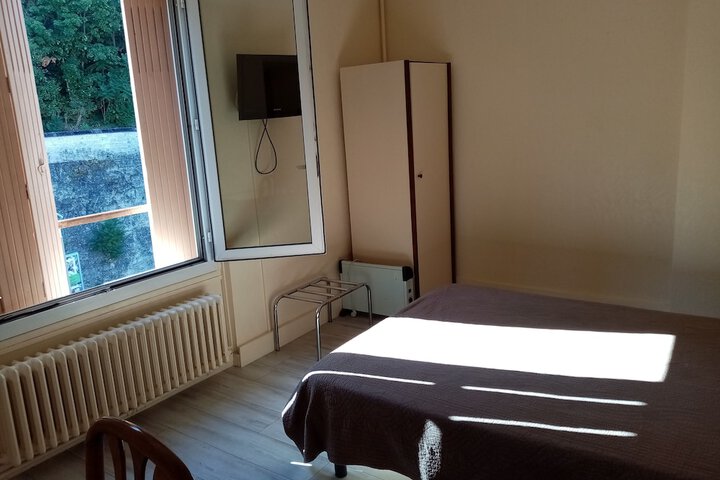 Room 2 of 14