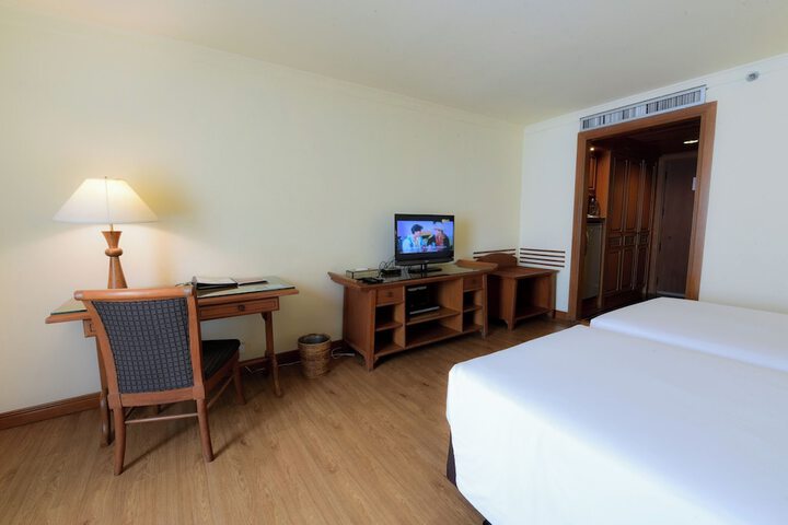 Room 6 of 71