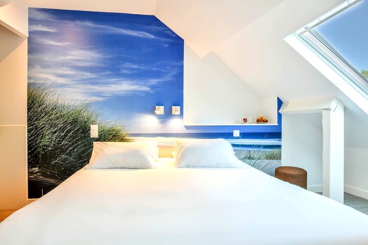 Room 6 of 50