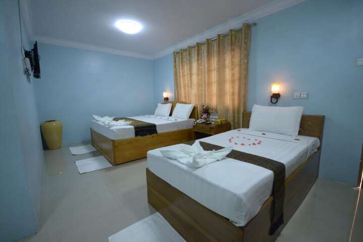 Room 11 of 35