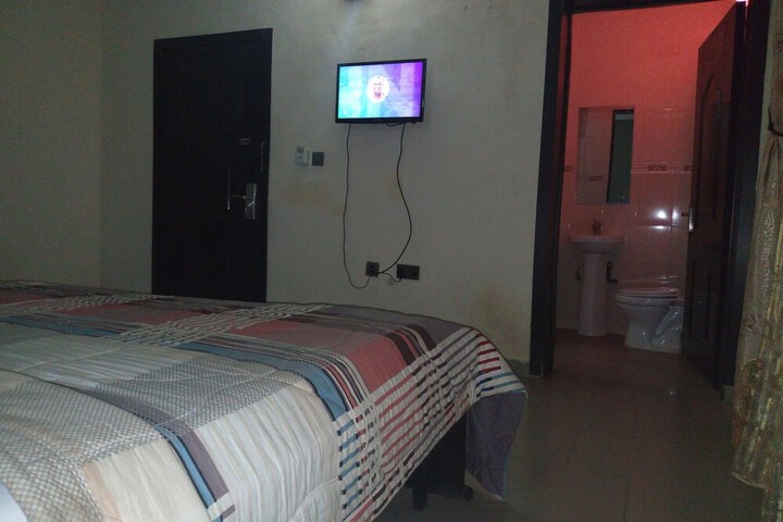 Room 3 of 24