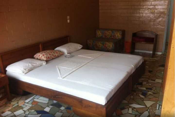 Room 10 of 41