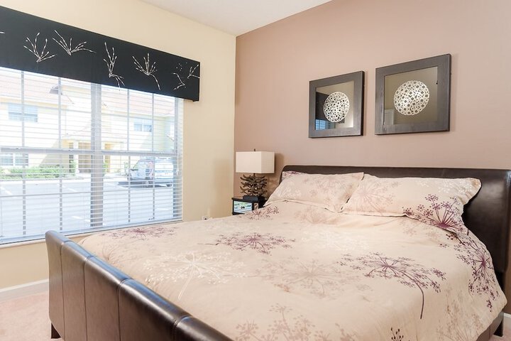 Room 4 of 52