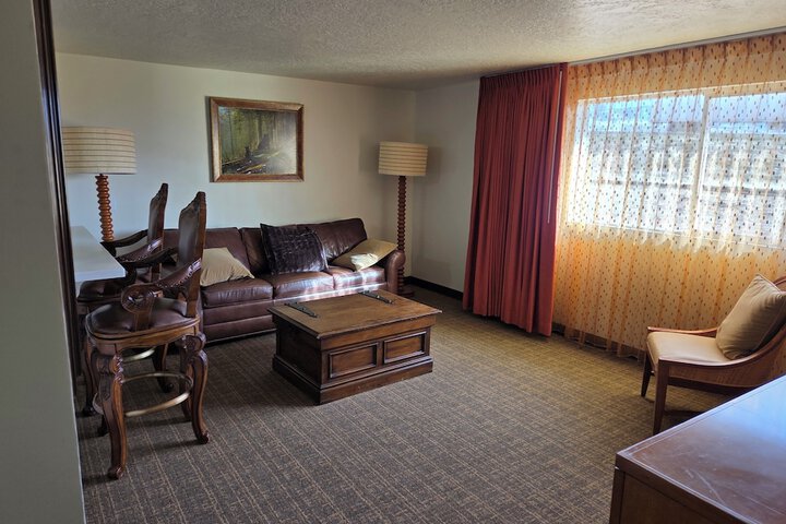 Room 5 of 10