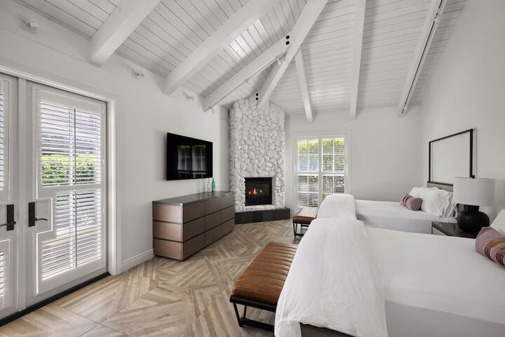 Room 25 of 110