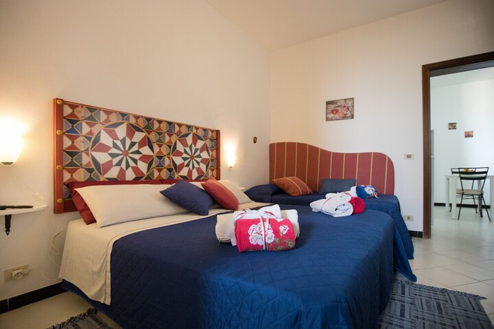 Room 42 of 79