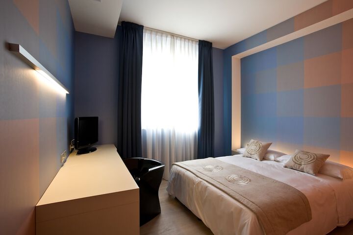 Room 12 of 88