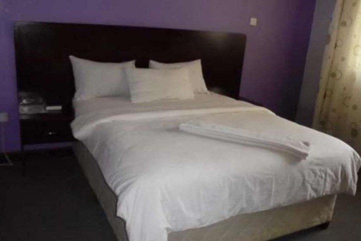 Room 3 of 16