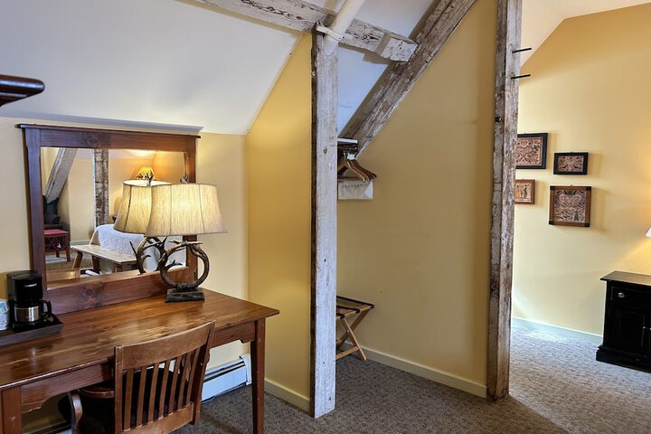 Room 73 of 259