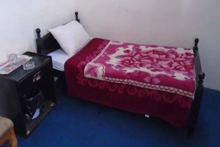 Room 3 of 8