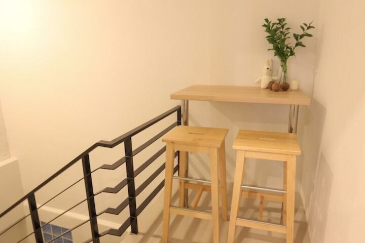 Room 6 of 34