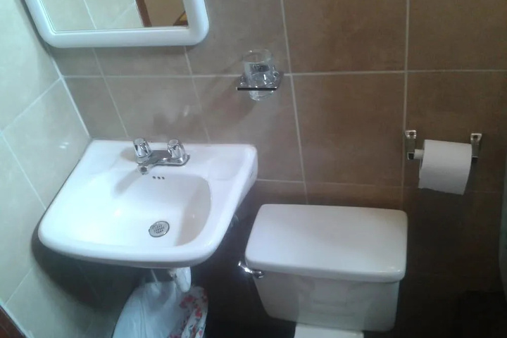 Room 9 of 18