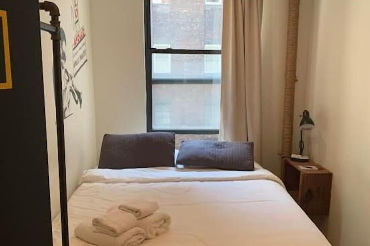 Room 5 of 19
