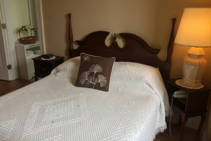 Room 5 of 13