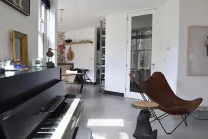 Room 15 of 21