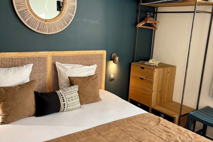 Room 25 of 64