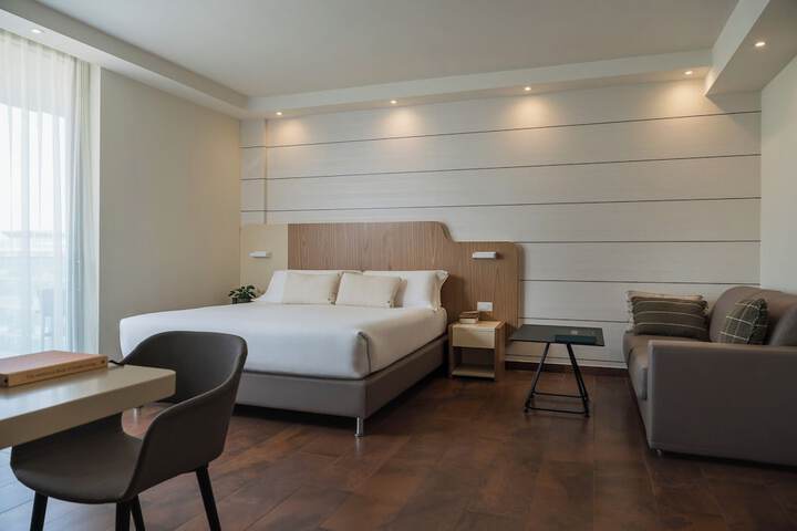 Room 27 of 153