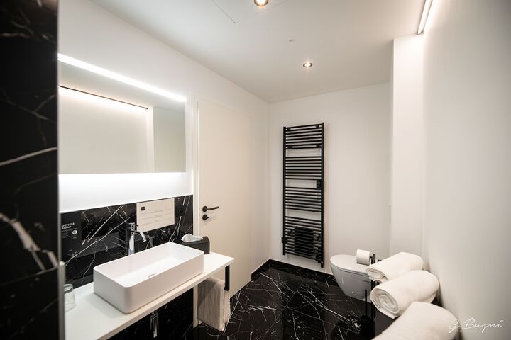 Room 17 of 25
