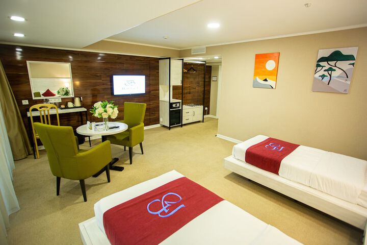 Room 45 of 119