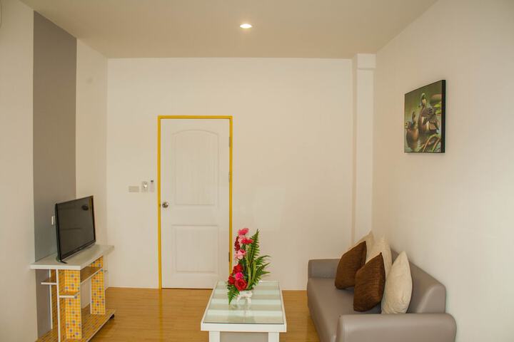 Room 7 of 13