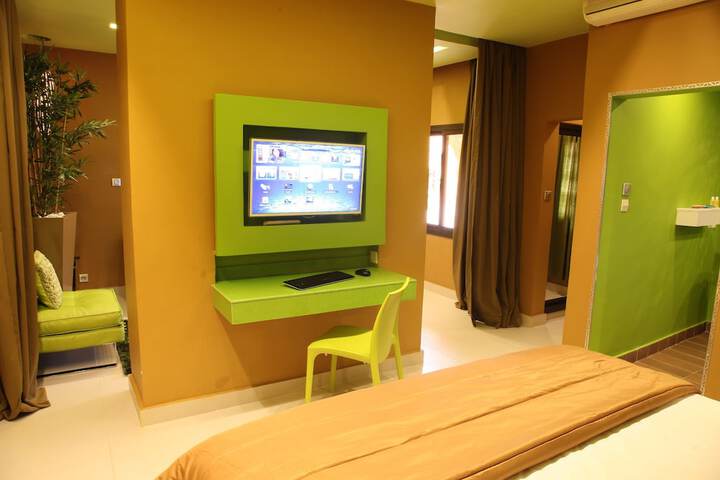 Room 19 of 76