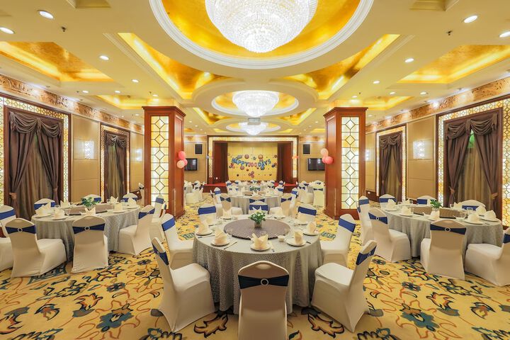 Ballroom/Hall 57 of 64