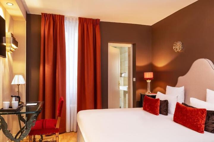 Room 20 of 48