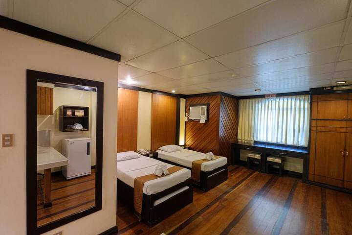 Room 10 of 23