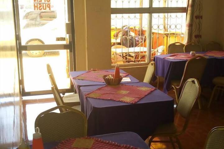 Dining 13 of 25
