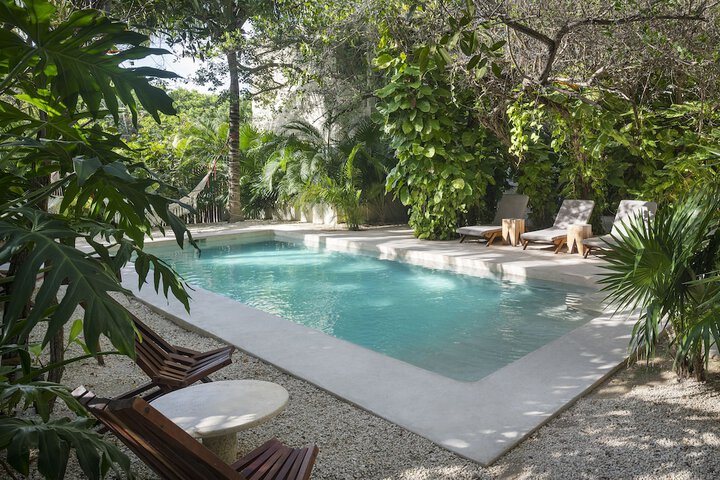 Pool 61 of 95